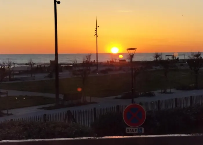 Mapalou Balcony Ocean View Cozy Downtown Parking Apartment